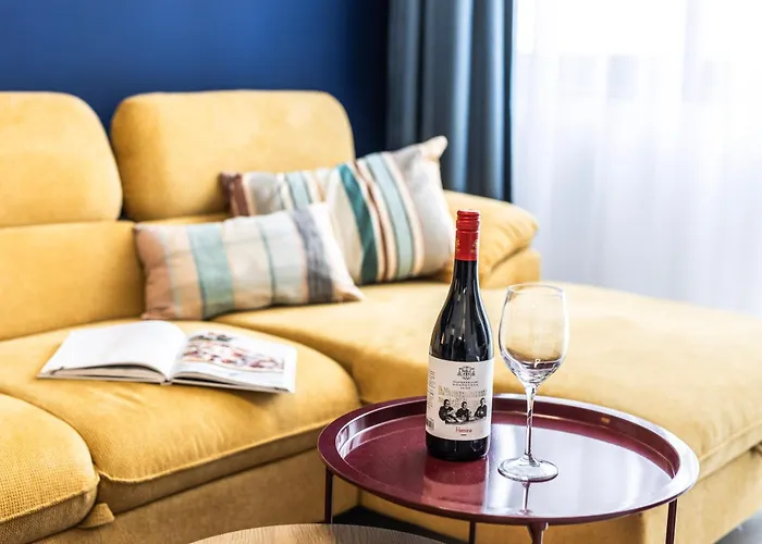 Munkacsy By Hbo Daire Peçuy