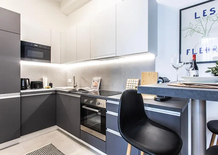 Munkacsy By Hbo Peçuy