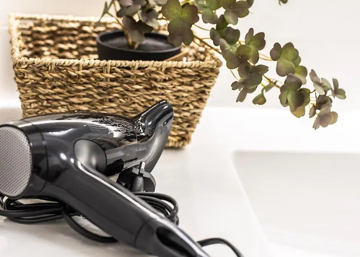 Munkacsy By Hbo Daire Peçuy